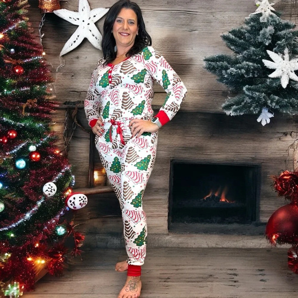 Shirley & Stone Christmas Cakes Jogger Lounge Pajama Sets for Women - Loungewear - Picture 5 of 10